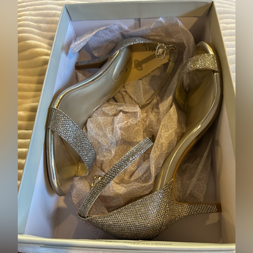 Bandolino Gold / Silver Heels